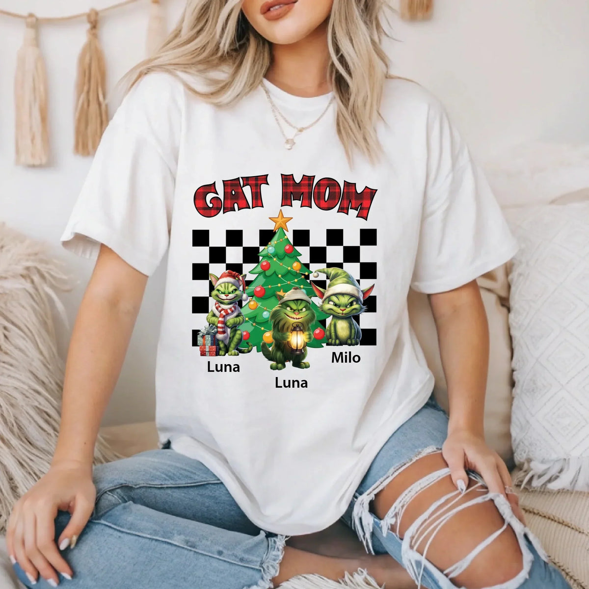 Personalized Cat Mom – Custom Cat Names & Festive T-Shirts