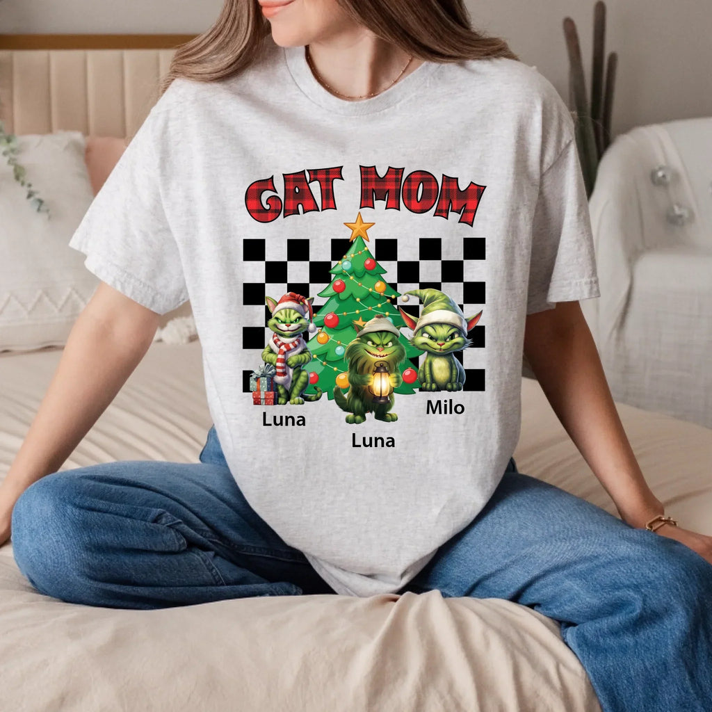Personalized Cat Mom – Custom Cat Names & Festive T-Shirts