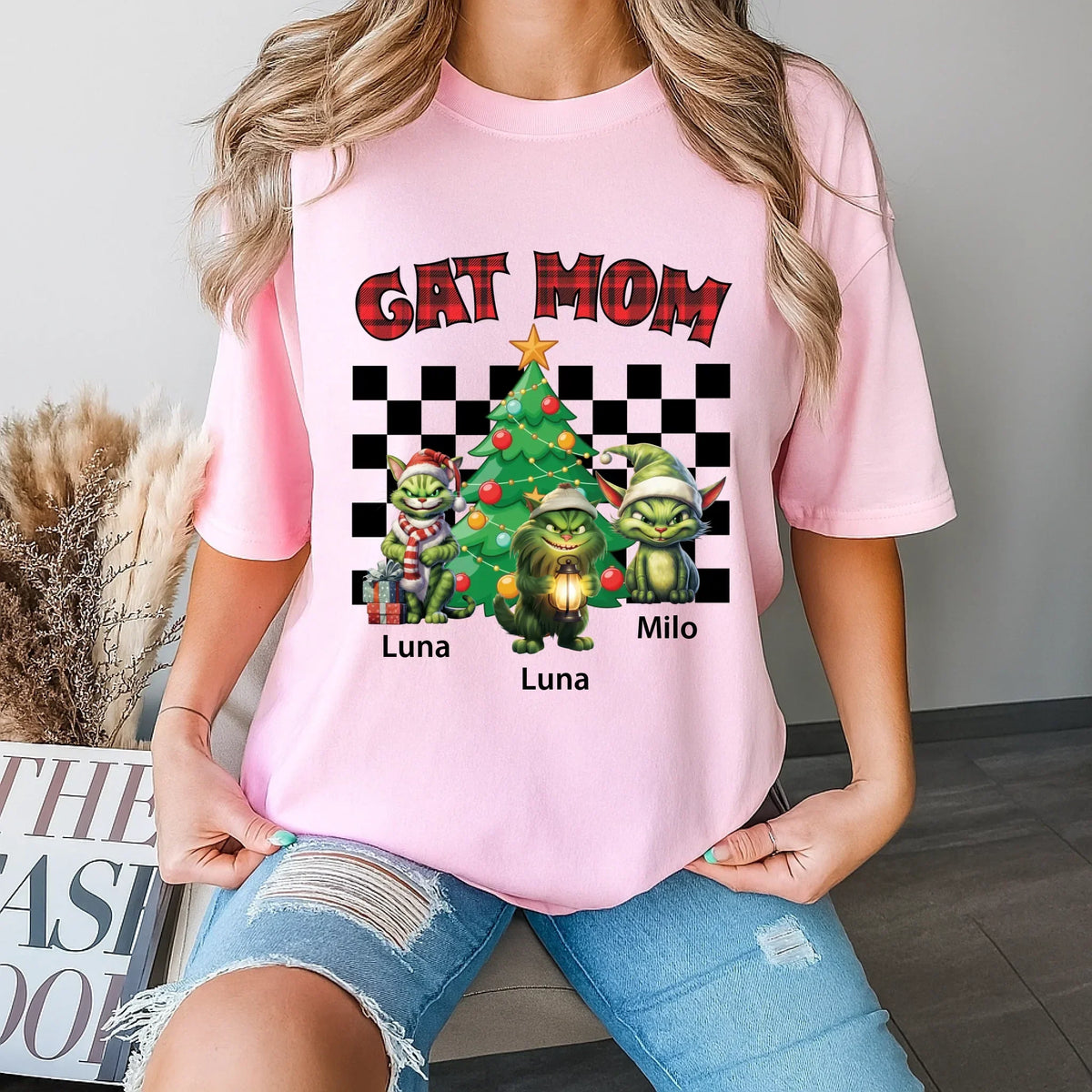 Personalized Cat Mom – Custom Cat Names & Festive T-Shirts