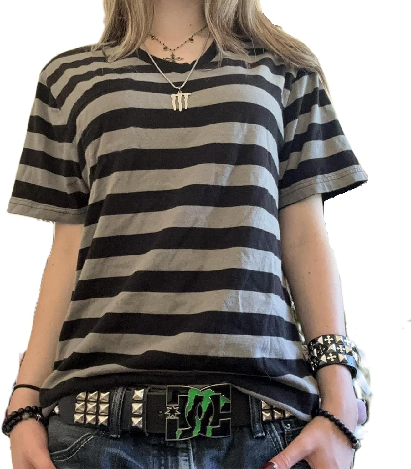 Gothic Tees for Women Y2K Grunge Graphic Short Sleeve Crew Neck 90s Vintage Aesthetic Emo Clothes