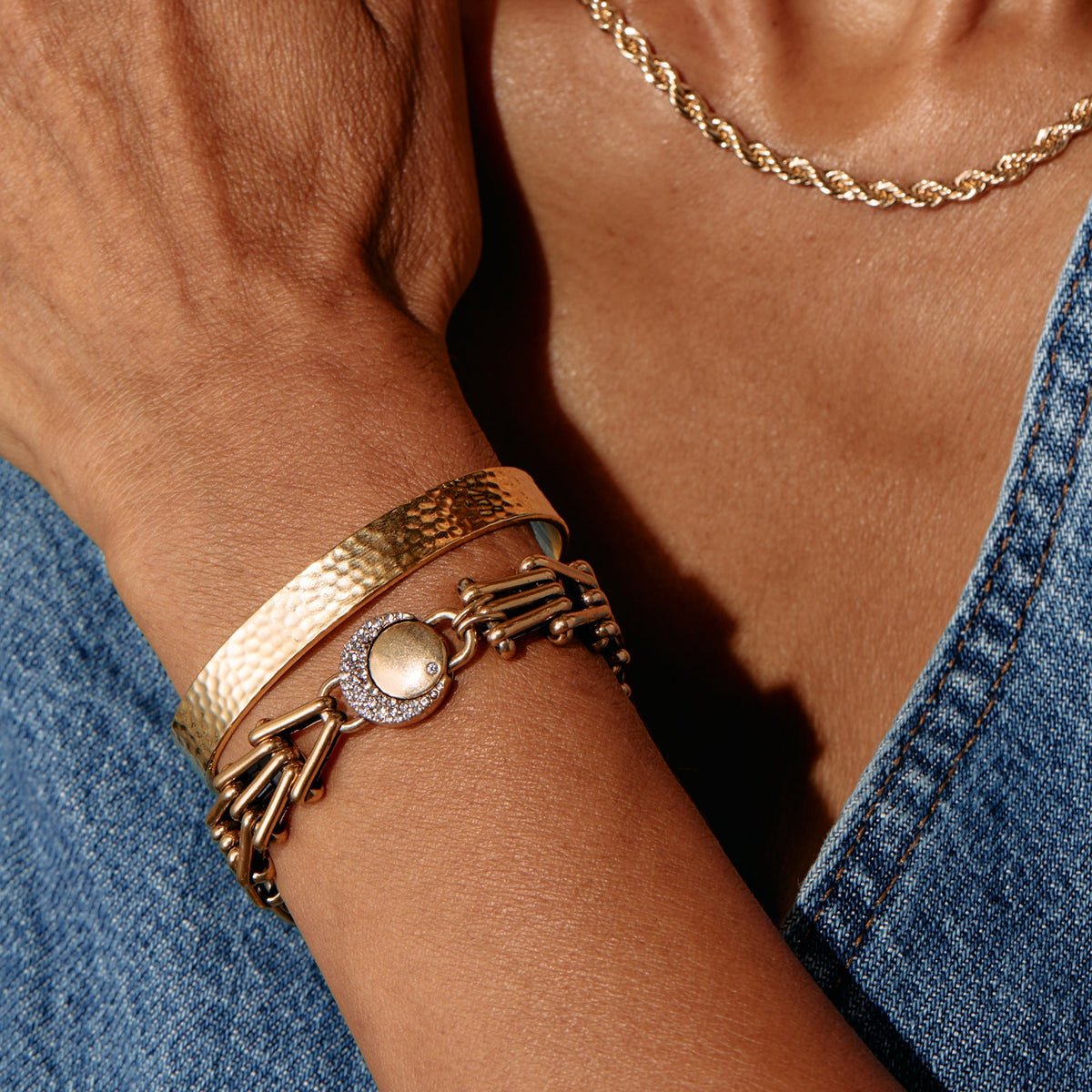 Wanderer Chain Statement Bracelet T-Shirts