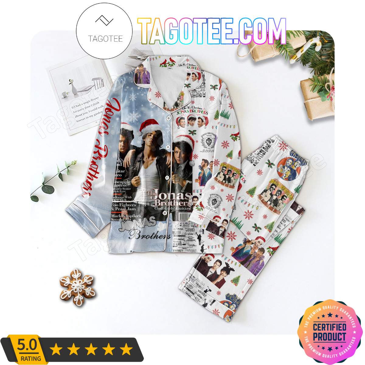 The Jonas Brothers Christmas Women’s Pajamas Set