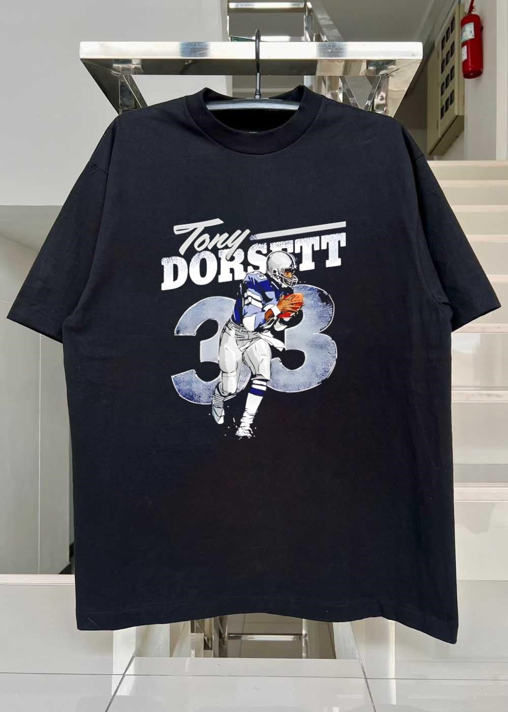 Tony Dorsett Running with Football T-Shirt Dallas Cowboys 33