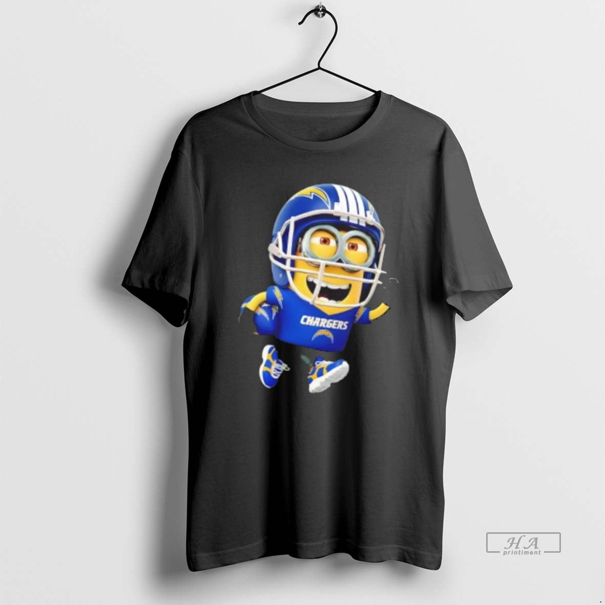Trendy Minions Is Holding A Ball And Smiling At Los Angeles Chargers Fans Unisex , , , Long Sleeve Tee