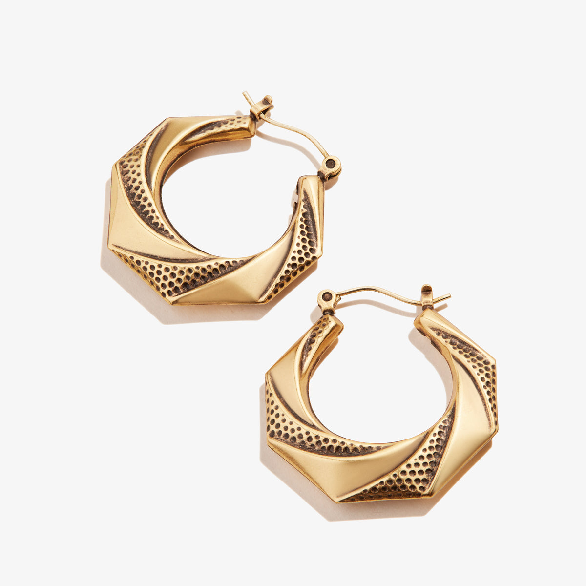 Textured Swirl Hoop Earrings T-Shirts