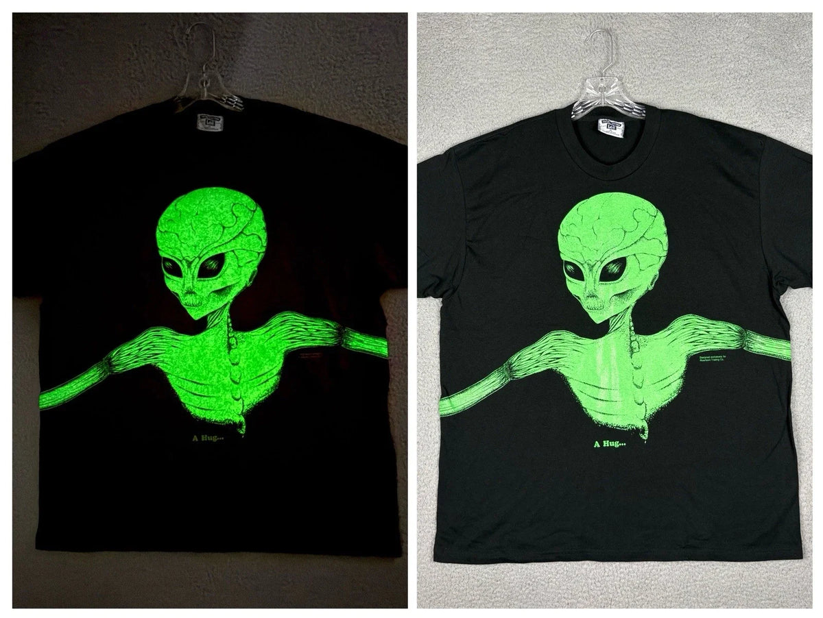 Vtg Lee Alien Wrap Around Men’s XL Glow In the Dark 90s Rivertown Trade Unisex , , , Long Sleeve Tee