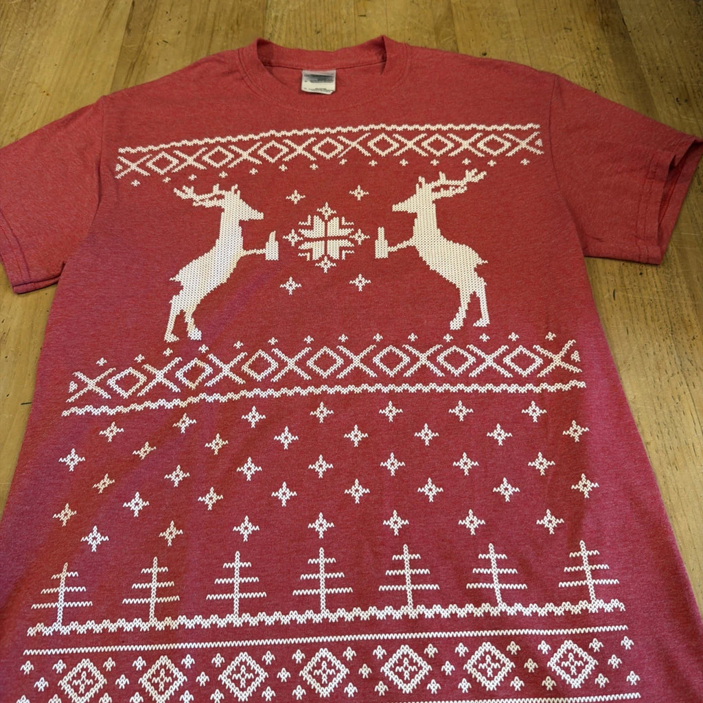 Reindeer Drinking Beer Cheers mens S Small red christmas shirt Ugly T-shirt