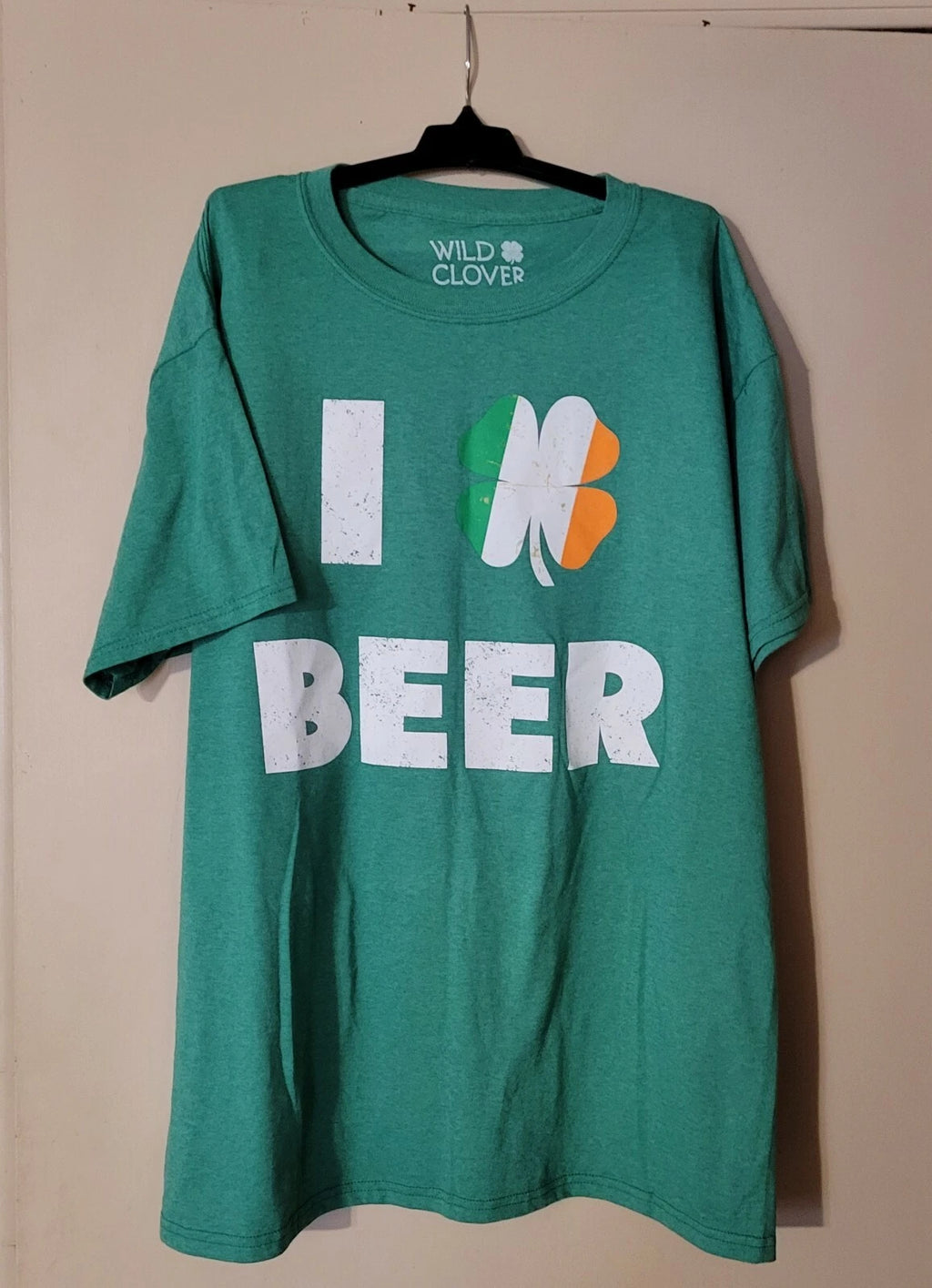 St Patrick's Day Shirt. I Love Beer  Shamrock