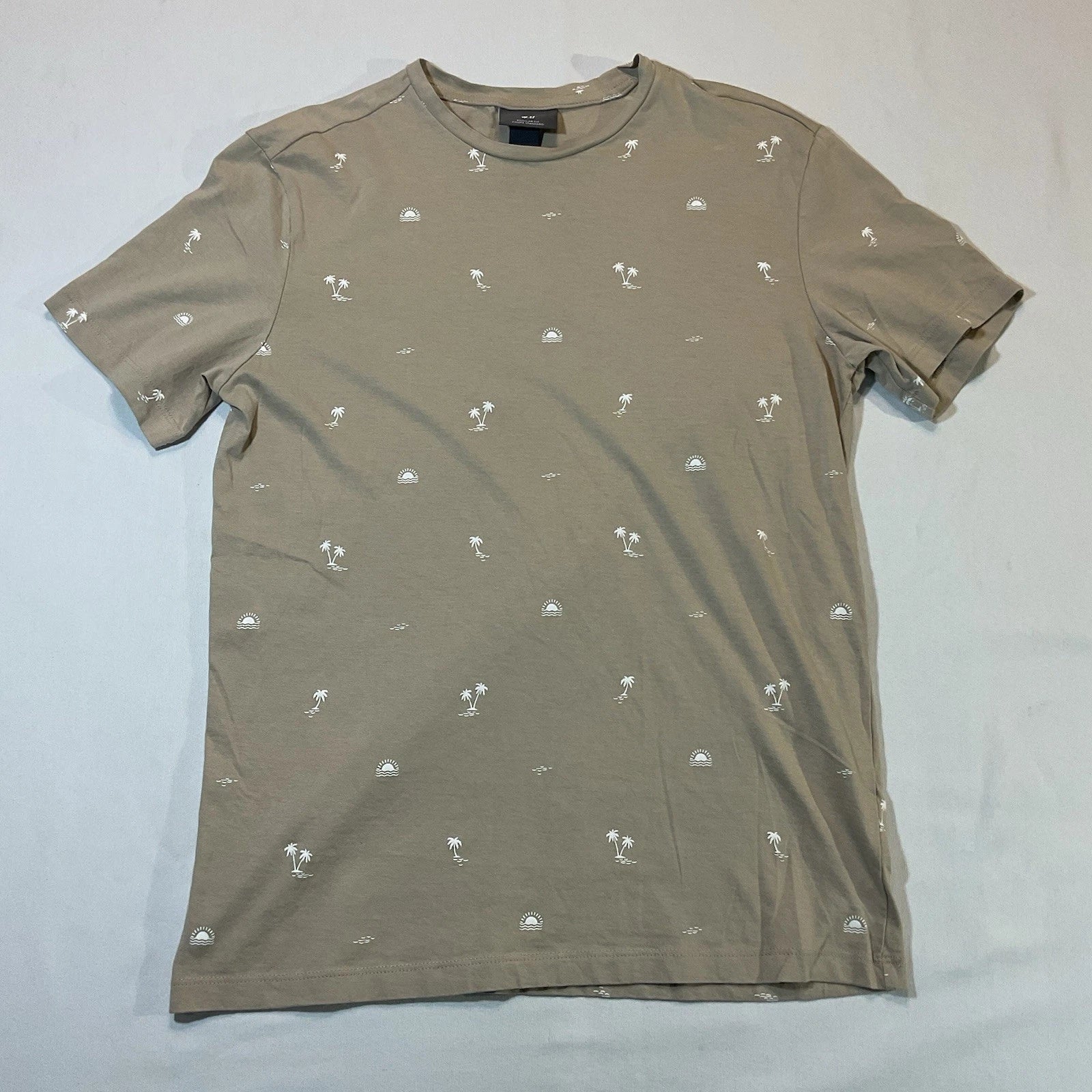 H&M Tan Short Sleeve with Costal/Tropic White Minimalist Designs, Size S Unisex , , , Long Sleeve Tee